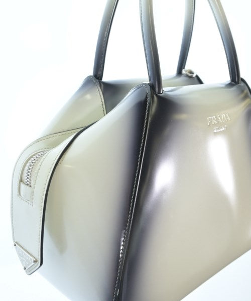 PRADA กระเป๋าถือ