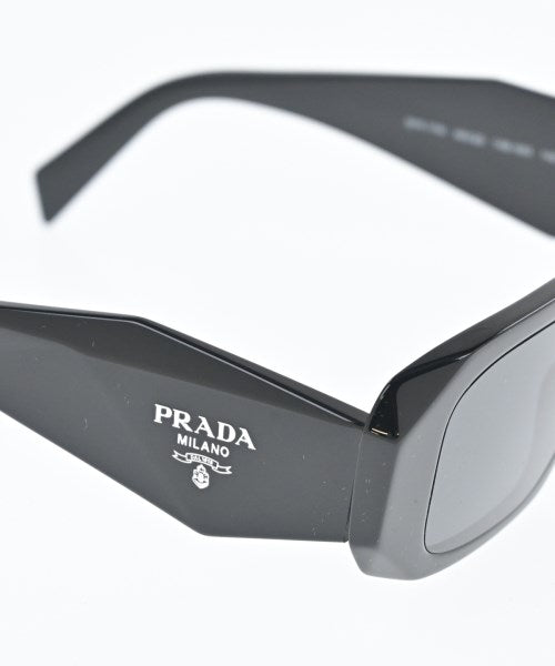 PRADA แว่นกันแดด
