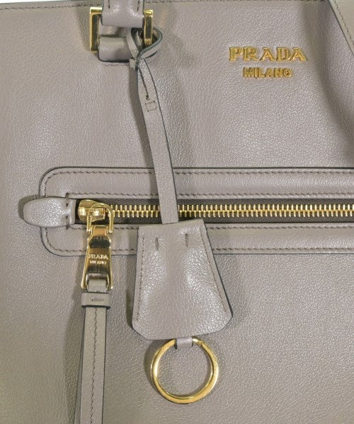 PRADA กระเป๋าถือ