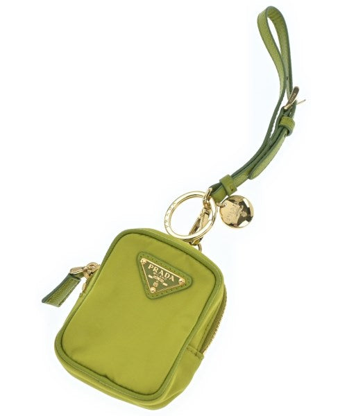 PRADA เครื่องประดับบนกระเป๋า