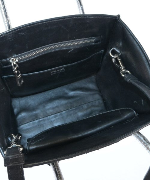 PRADA กระเป๋าถือ