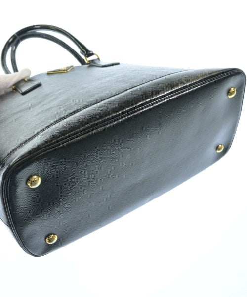 PRADA กระเป๋าถือ