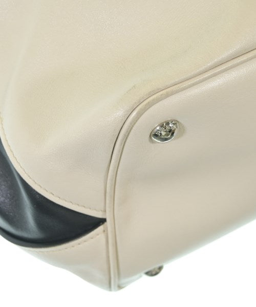PRADA กระเป๋าถือ