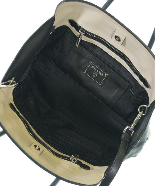 PRADA กระเป๋าถือ