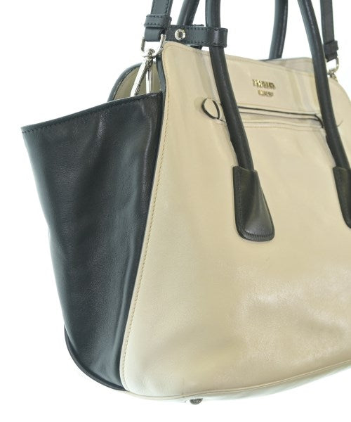PRADA กระเป๋าถือ