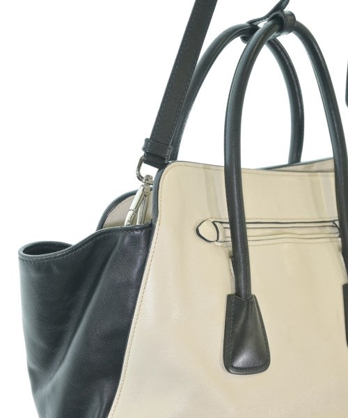 PRADA กระเป๋าถือ