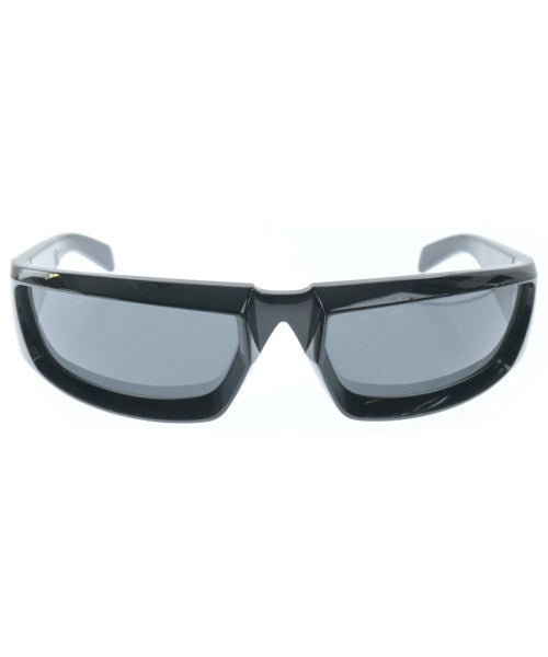 PRADA แว่นกันแดด