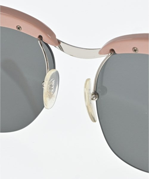 PRADA แว่นกันแดด