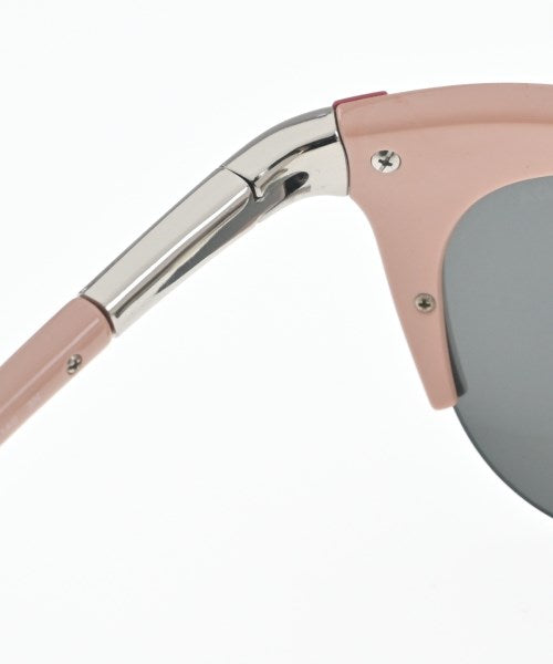 PRADA แว่นกันแดด