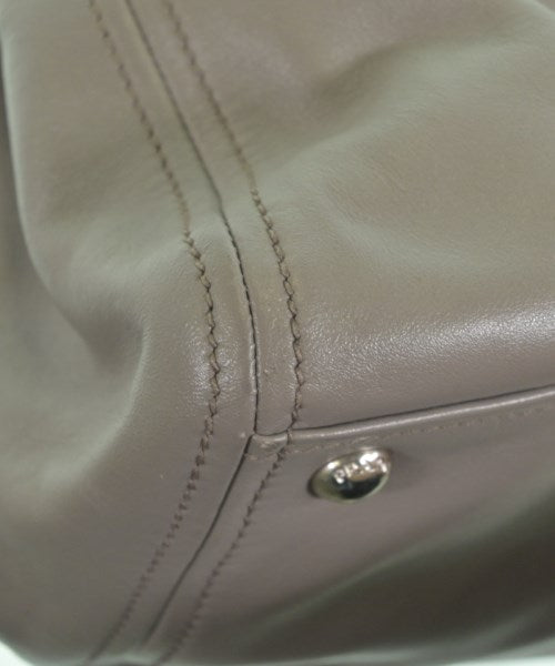 PRADA กระเป๋าถือ