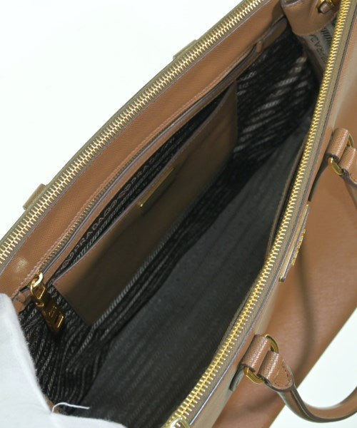 PRADA กระเป๋าถือ