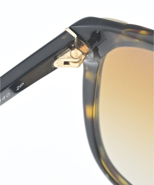 PRADA แว่นกันแดด