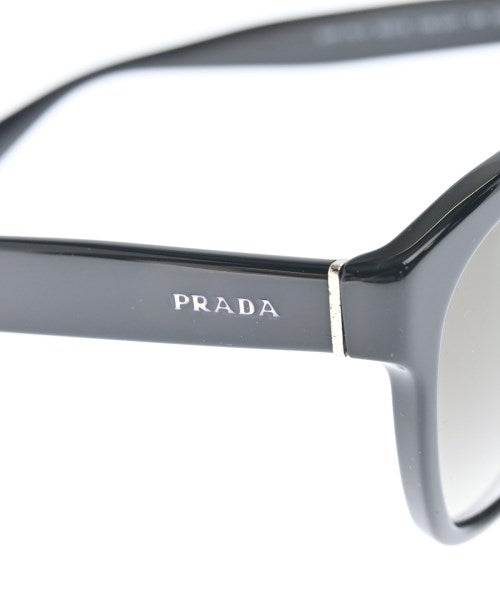PRADA แว่นกันแดด