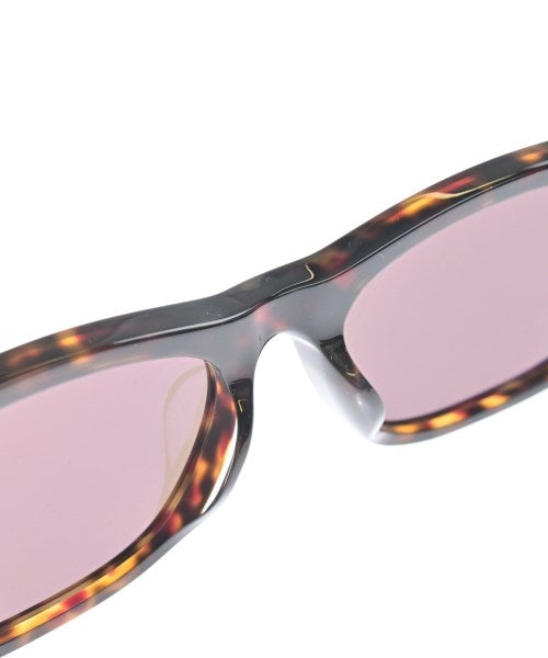 PRADA แว่นกันแดด