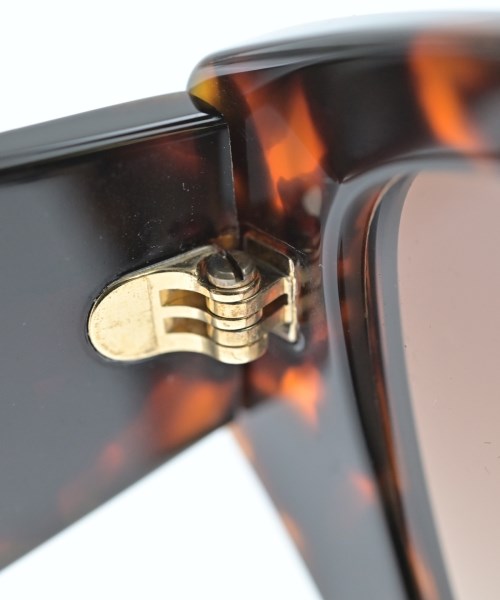 PRADA แว่นกันแดด