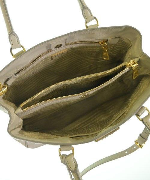 PRADA กระเป๋าถือ