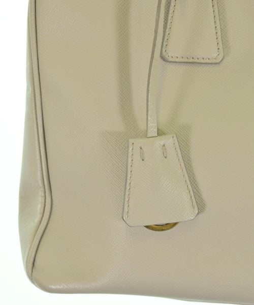 PRADA กระเป๋าถือ