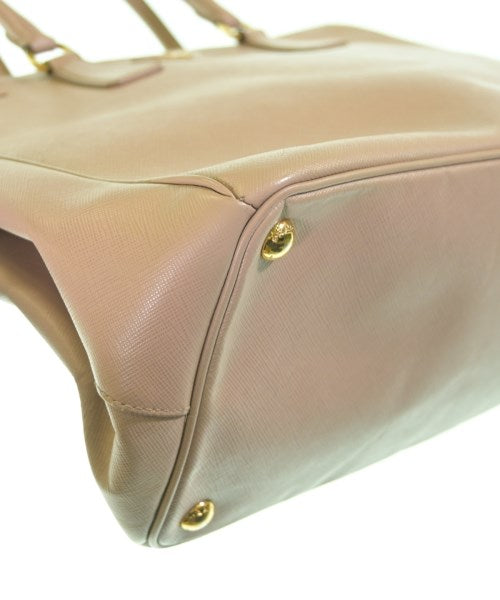 PRADA กระเป๋าถือ