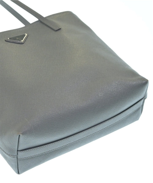 PRADA กระเป๋าถือขนาดใหญ่