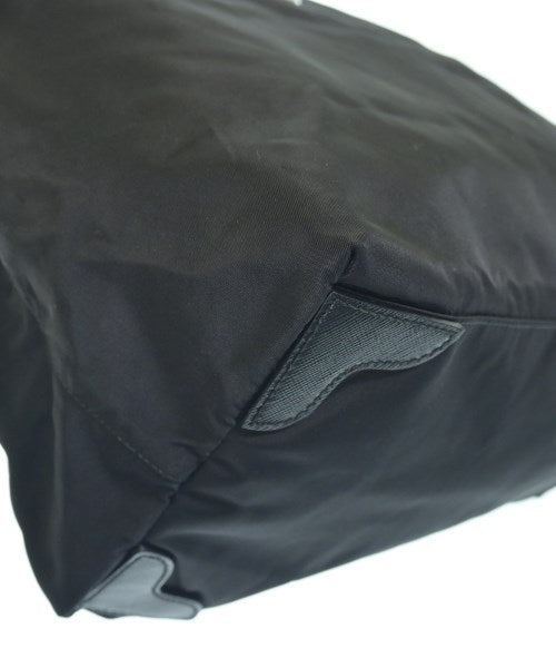 PRADA กระเป๋าถือขนาดใหญ่