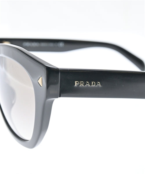 PRADA แว่นกันแดด