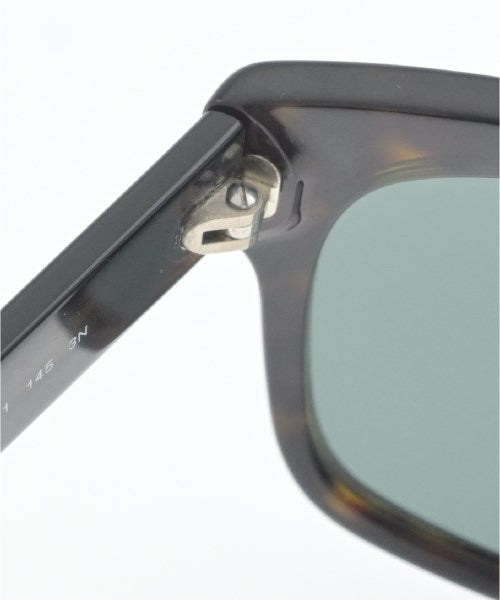 PRADA แว่นกันแดด