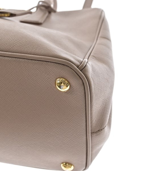 PRADA กระเป๋าถือ