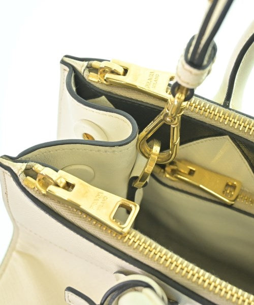PRADA กระเป๋าถือ