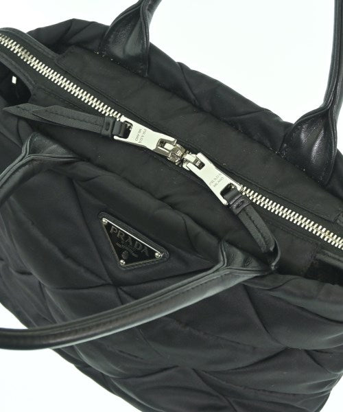PRADA กระเป๋าถือ
