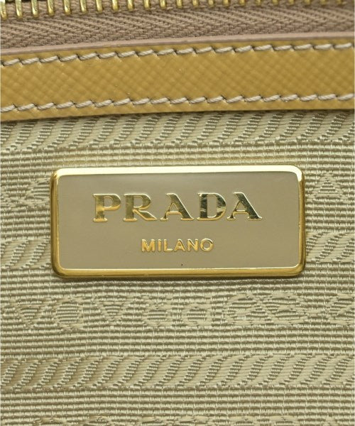 PRADA กระเป๋าถือ