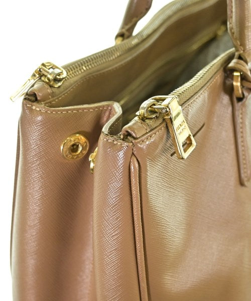 PRADA กระเป๋าถือขนาดใหญ่