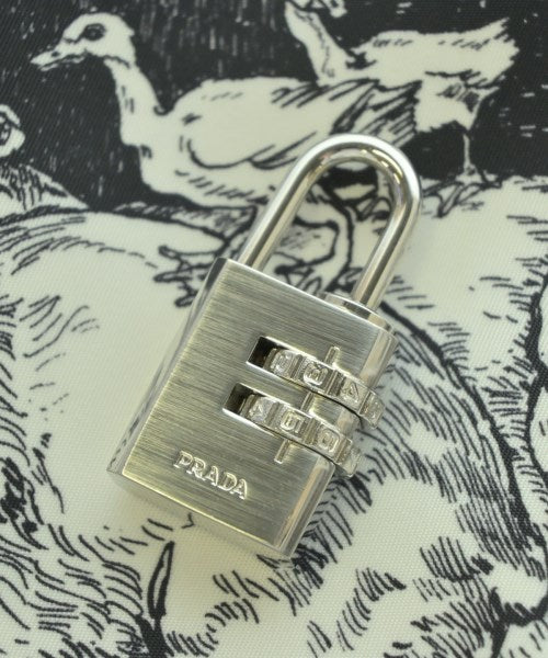 PRADA กระเป๋าธุรกิจ