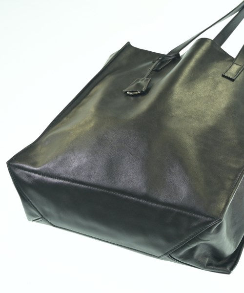 PRADA กระเป๋าถือขนาดใหญ่