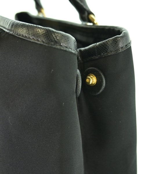PRADA กระเป๋าถือ