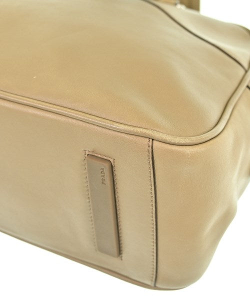 PRADA กระเป๋าถือ