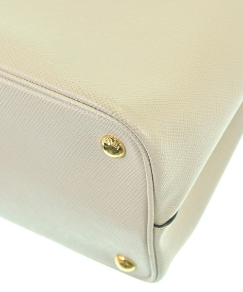 PRADA กระเป๋าถือ