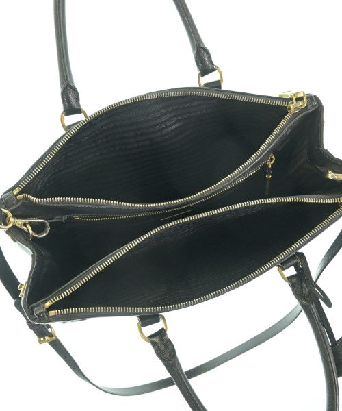 PRADA กระเป๋าถือ