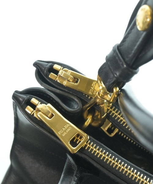 PRADA กระเป๋าถือ