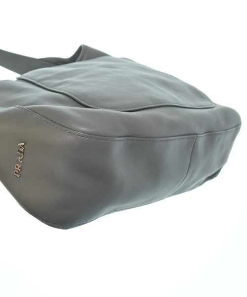 PRADA กระเป๋าถือ