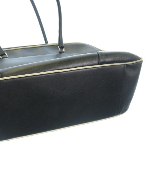 PRADA กระเป๋าใส่อุปกรณ์ขนาดใหญ่