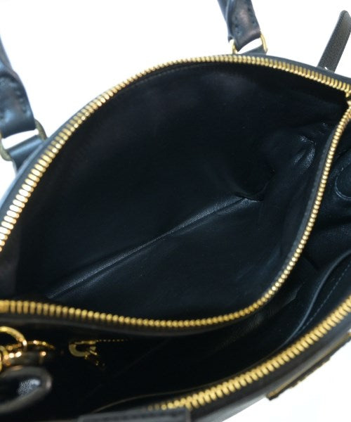 PRADA กระเป๋าถือ