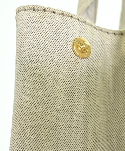 PRADA กระเป๋าถือขนาดใหญ่