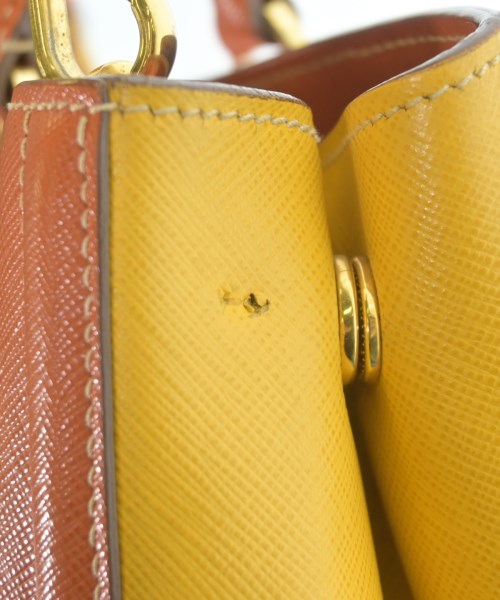 PRADA กระเป๋าถือ