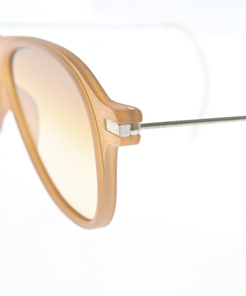 PRADA แว่นกันแดด