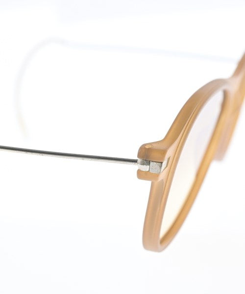 PRADA แว่นกันแดด