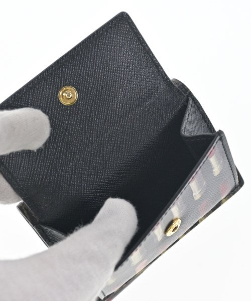 PRADA กระเป๋าสตางค์/กระเป๋าใส่เหรียญ