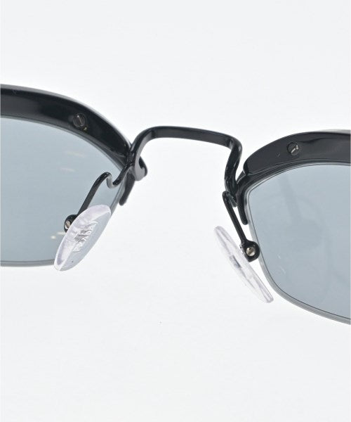PRADA แว่นกันแดด