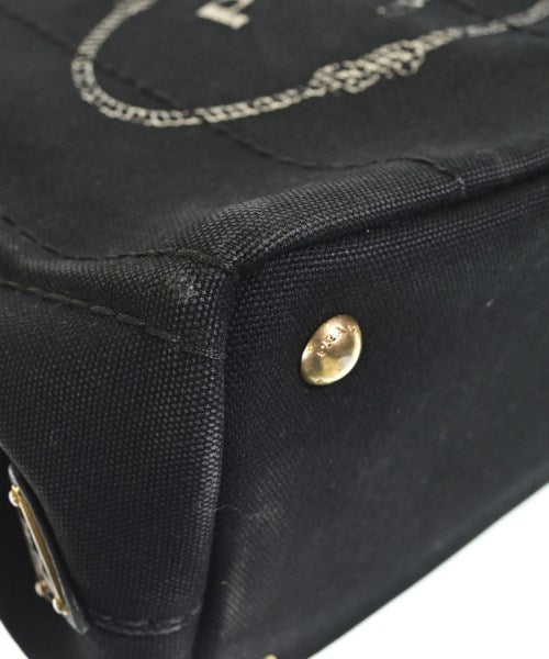 PRADA กระเป๋าถือขนาดใหญ่