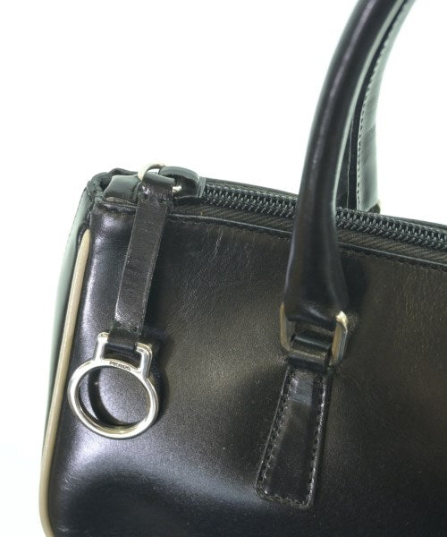 PRADA กระเป๋าถือ