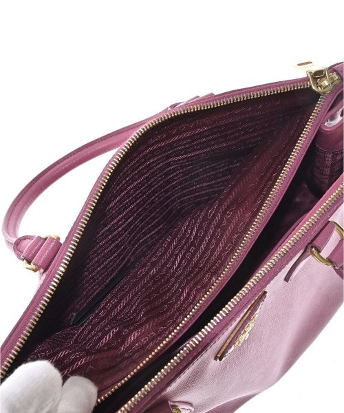 PRADA กระเป๋าถือ